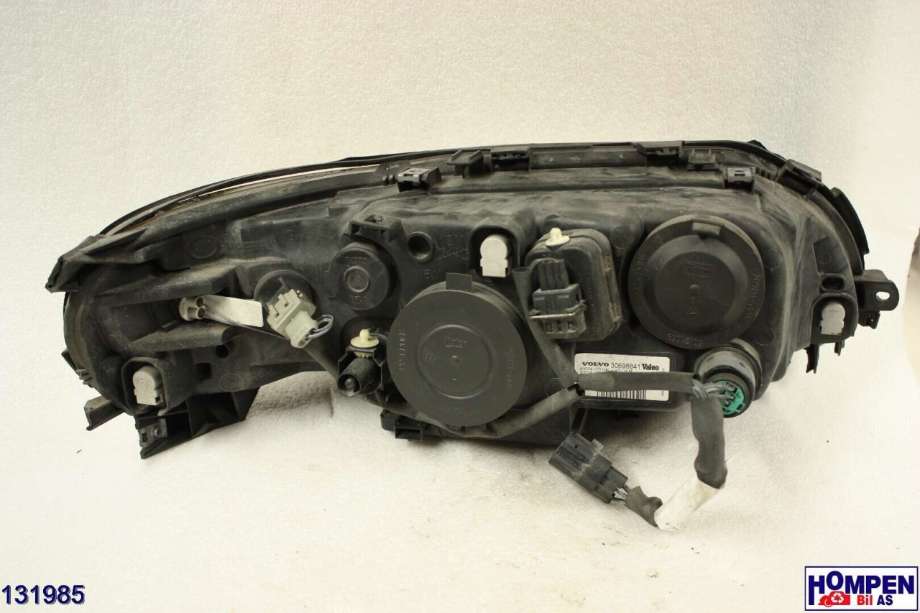 Frontlykt venstre halogen til Volvo V70 2005-2007 (Type II, Fase 2) (VOLVO||89900335|30698841)