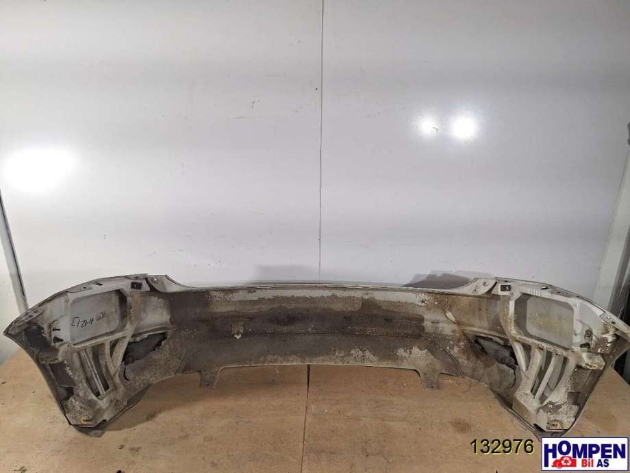 Støtfanger bak til Ford Focus 2008-2010 (Type II, Fase 2)  (FORD|8M51-A17906-BBXWAA|1500402|)