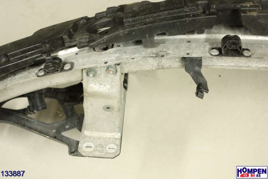 Støtfangerforsterkning foran til BMW 5-Serie 2003-2010 (E60/E61) (E60/E61) (BMW|51 11 7 178 080|)