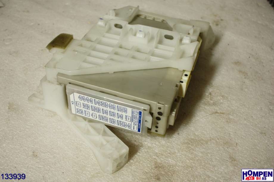 Sikringsboks til Toyota Prius 2009-2016 (Type III) (COMBI) (COMBI) (TOYOTA|82730-47451||82730-47450-A)