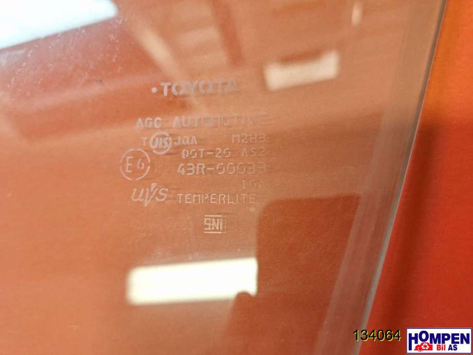 Siderute høyre foran til Toyota Prius 2009-2016 (Type III) (COMBI) (COMBI) (TOYOTA|6810147081|6810147082|)