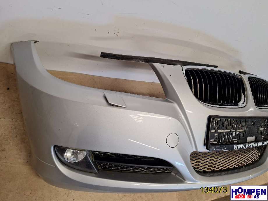 Støtfanger foran til BMW 3-Serie 2005-2011 (E90/E91/E92/E93) (E90/E91/E92/E93) (BMW|51 11 7 204 249|)