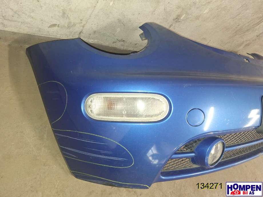 Støtfanger foran til VW Beetle 1998-2010 (Type I)  (VOLKSWAGEN|1C9 807 221|)