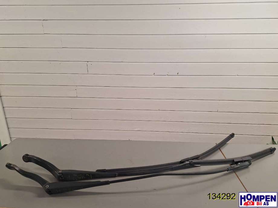 Viskerarmer frontrute til Opel Corsa B, 1993-2000  (OPEL|90386267  90386266)