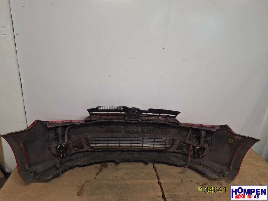 Støtfanger foran til VW Golf VI 2008-2012  (VOLKSWAGEN|5K0 807 217 BQ|)