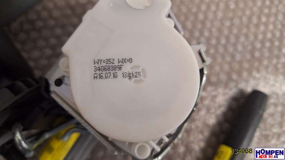 Sikkerhetsbelte foran høyre til Peugeot 3008 2009-2016 (Type I)  (PEUGEOT|8975 HN|)