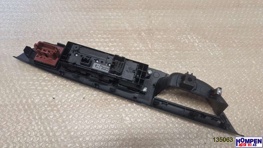 Bryter ruteheis til Mitsubishi ASX 2010-2019  (MITSUBISHI|7221B457XC|8608A261|)