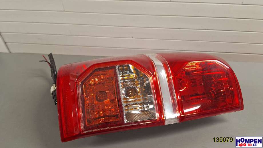 Baklykt venstre til Toyota Hilux 2012-2016  (815600K160|)