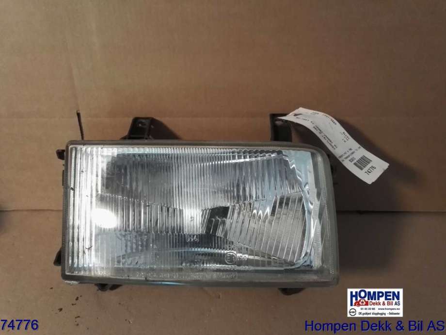 Frontlykt høyre halogen til VW Transporter / Caravelle 1990-2003 (T4) (T4) (VOLKSWAGEN|701941018|)
