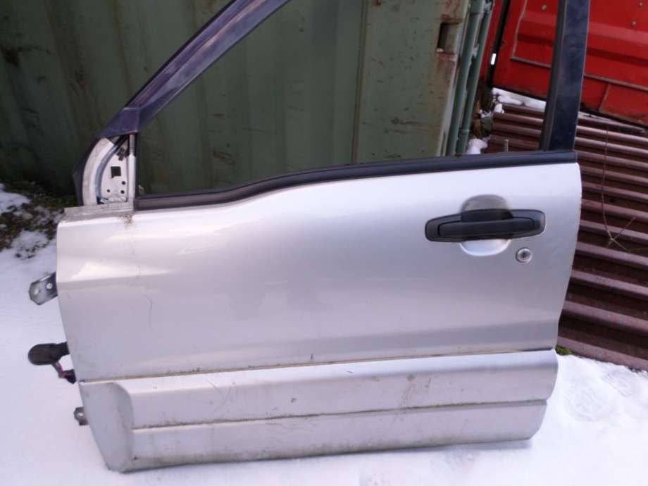 Dør venstre foran til Suzuki Grand Vitara 1998-2005 (Type II) (SUZUKI|6800265811|)