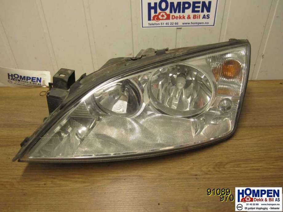 Frontlykt venstre halogen til Ford Mondeo 2001-2007 (Type III) (FORD|1435624|0301174201|1S7113006AK)