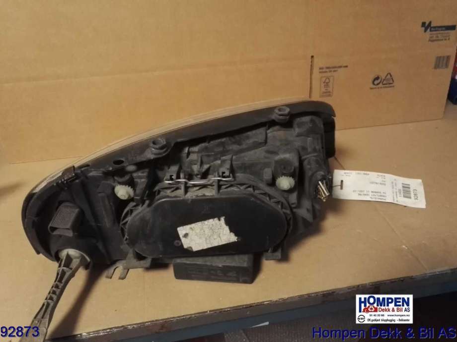 Frontlykt venstre halogen til VW Sharan 2000-2010 (Type I, Fase 2) (VOLKSWAGEN|7M3941015L|0301182201|)