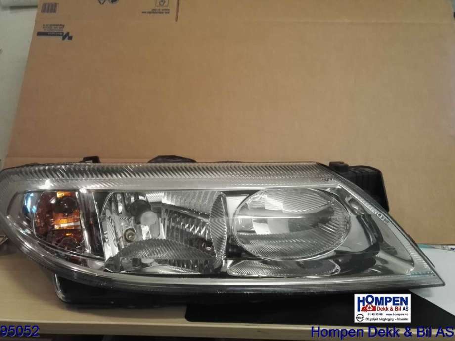 Frontlykt høyre halogen til Renault Laguna 2001-2005 (Type II, Fase 1) (RENAULT|8200002847|89004686|)