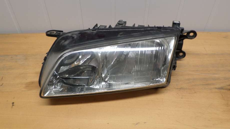 Frontlykt venstre halogen til Mazda 626, 1998-2002 (GF/GW) (GF/GW) (MAZDA|GG3E510L0A)