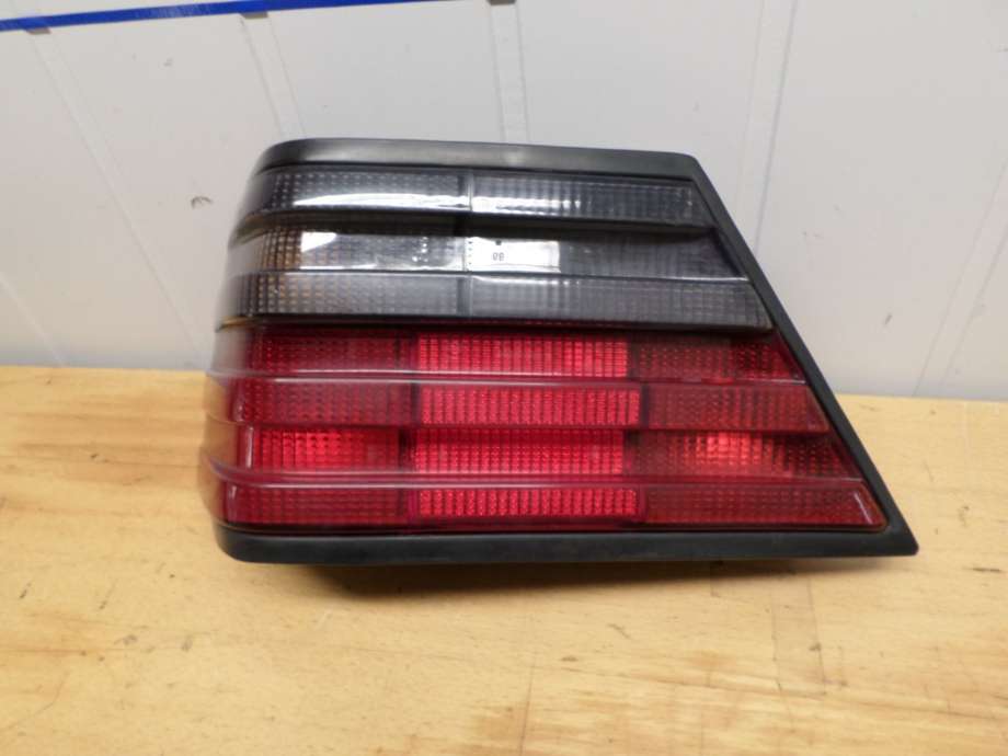 Baklykt venstre til Mercedes 124 1986-1995 (W124) (W124) (MB|A1248200164|)