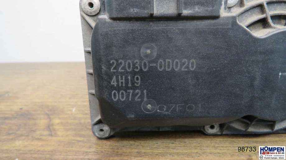 Spjeldhus til Toyota Corolla 2002-2007  (TOYOTA|220300D020|)