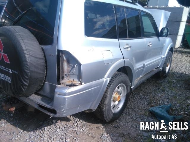 Mitsubishi Pajero 2000-2006 (Type III) , Motorkode: 4M410T6270, Girkassekode: MR593861
