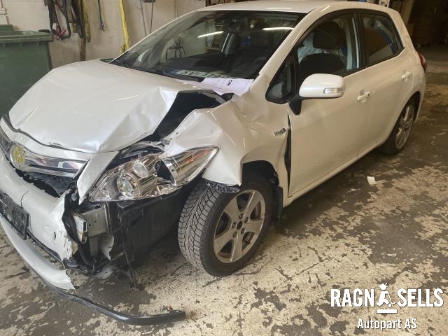 Toyota Auris 2010-2012 (Type I, Fase 2) , Motorkode: 2ZR-FXE, Girkassekode: 