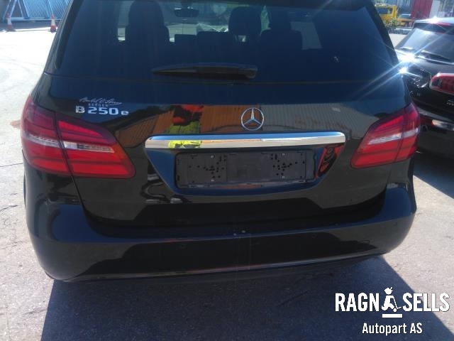 Mercedes B-Klasse 2011-2018 (W246) (W246), Motorkode: EM0004, Girkassekode: 