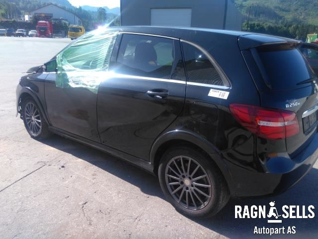 Mercedes B-Klasse 2011-2018 (W246) (W246), Motorkode: EM0004, Girkassekode: 