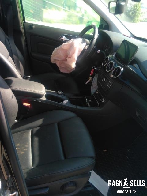 Mercedes B-Klasse 2011-2018 (W246) (W246), Motorkode: EM0004, Girkassekode: 
