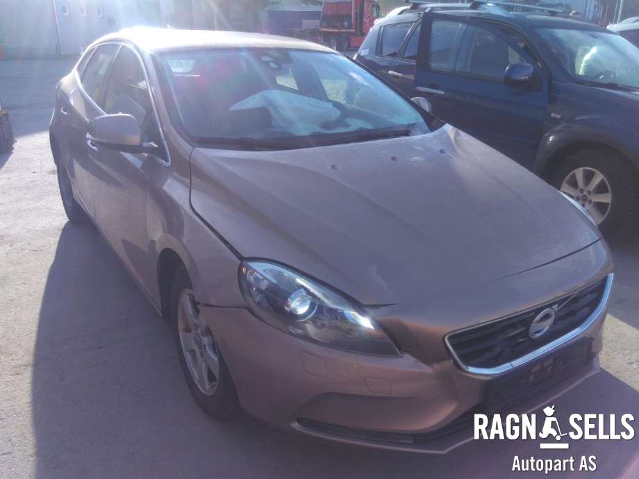 Volvo V40 2012-2019 , Motorkode: D4162T 84, Girkassekode: 6-MAN 2WD / B6