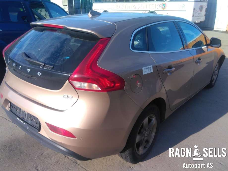Volvo V40 2012-2019 , Motorkode: D4162T 84, Girkassekode: 6-MAN 2WD / B6