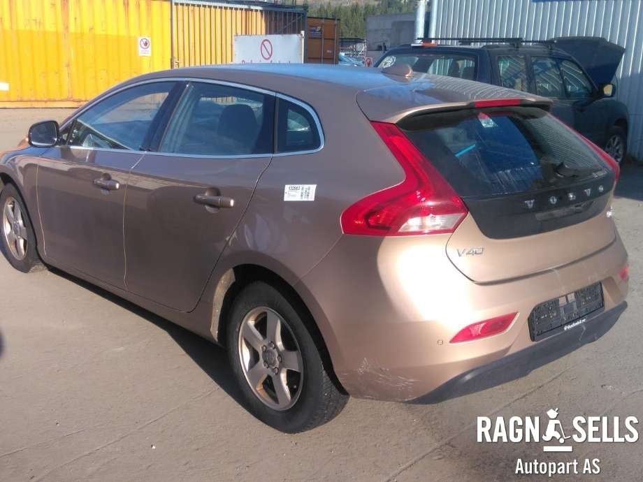 Volvo V40 2012-2019 , Motorkode: D4162T 84, Girkassekode: 6-MAN 2WD / B6