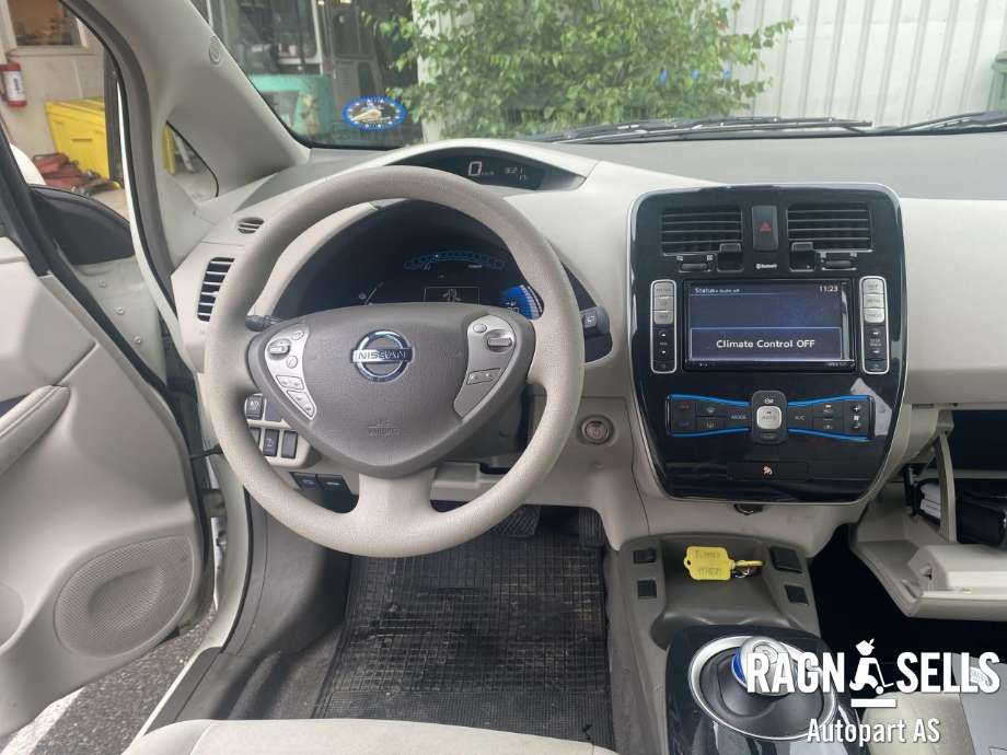 Nissan Leaf 2011-2017 (Type I) , Motorkode: EM61, Girkassekode: 