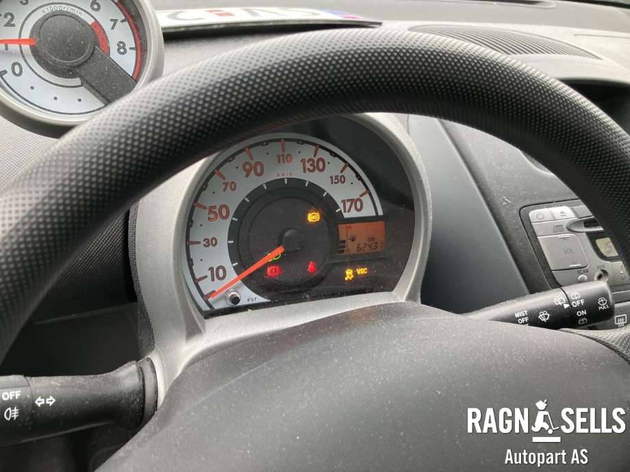 Peugeot 107 2006-2014 , Motorkode: 1KR-FE, Girkassekode: 