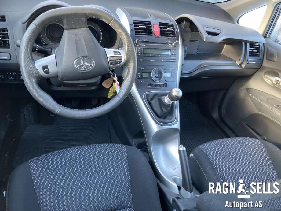 Toyota Auris 2010-2012 (Type I, Fase 2) , Motorkode: 1ND-TV, Girkassekode: EC65