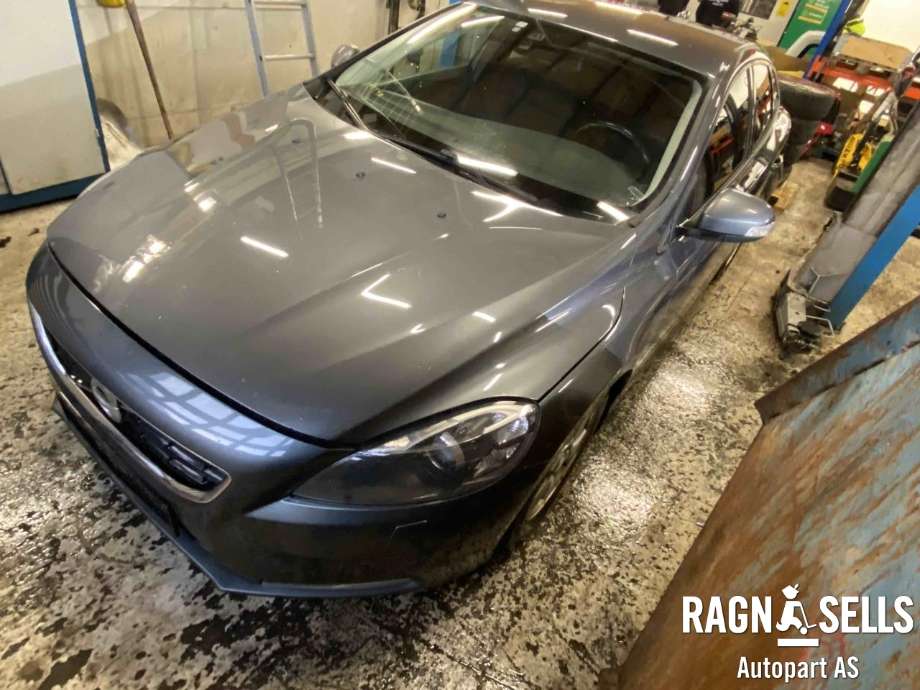 Volvo V40 2012-2019 , Motorkode: D4162T, Girkassekode: 6-MAN 2WD / B6