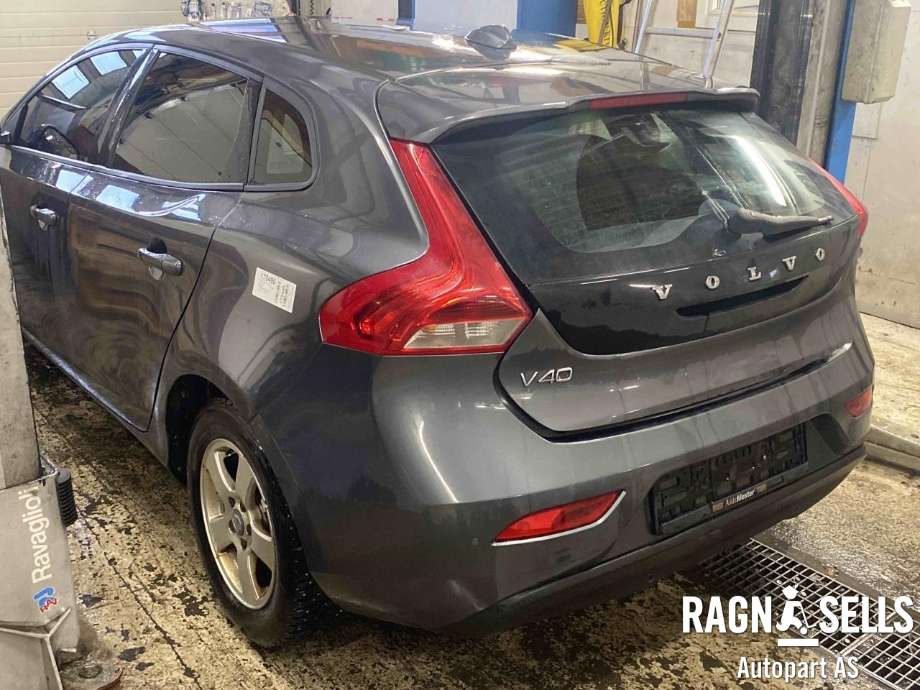 Volvo V40 2012-2019 , Motorkode: D4162T, Girkassekode: 6-MAN 2WD / B6