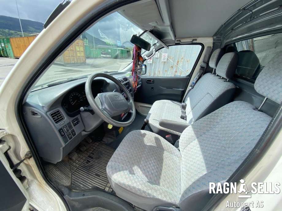 Toyota Hiace 2001-2006 (Fase 2) , Motorkode: 2KD-FTV, Girkassekode: 