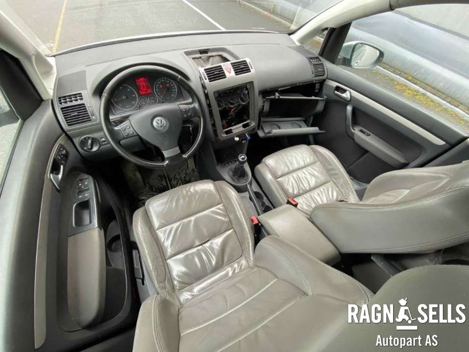 VW Touran 2007-2010 (Type I, Fase 2) , Motorkode: BLS, Girkassekode: KWD