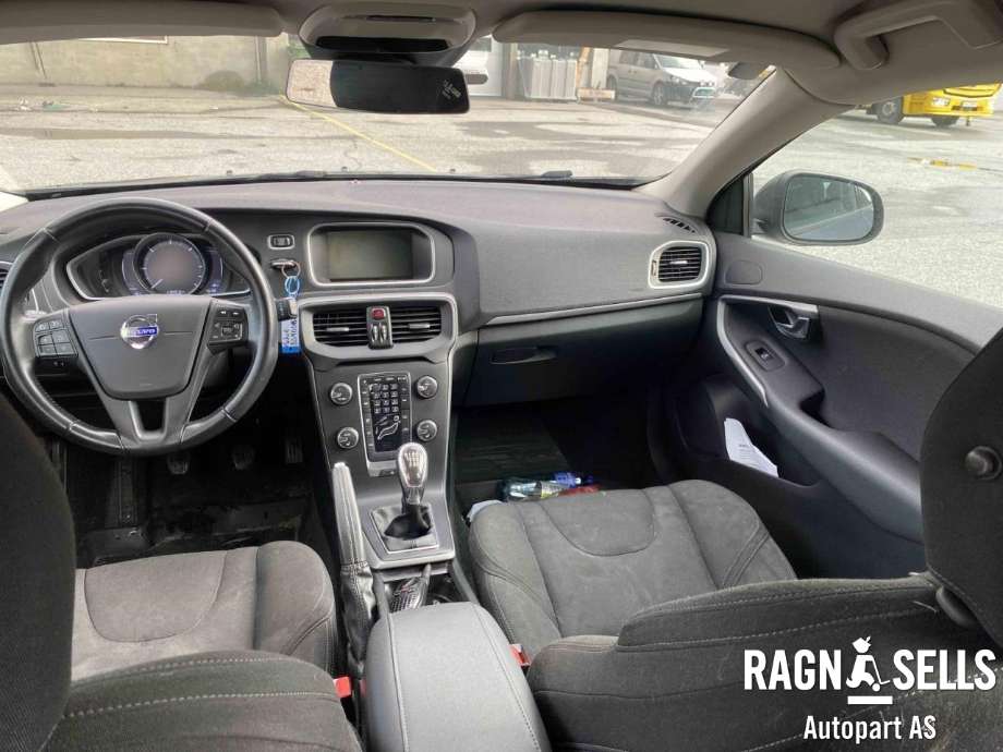 Volvo V40 2012-2019 delebil , Motorkode: D4162T, Girkassekode: 