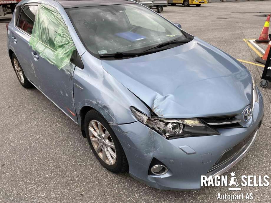 Toyota Auris 2013-2015 (Type II, Fase 1) , Motorkode: 2ZR-FXE, Girkassekode: 
