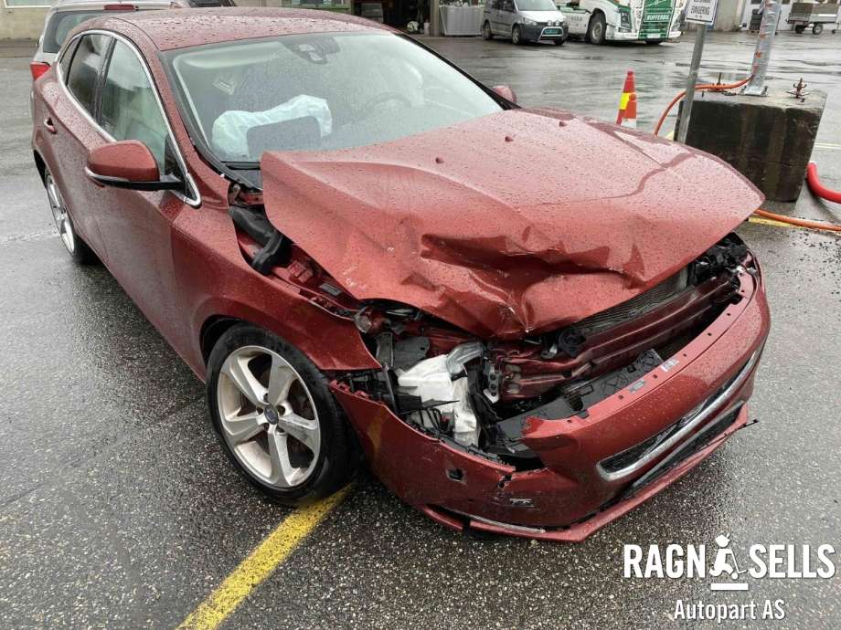 Volvo V40 2012-2019 , Motorkode: D4162T, Girkassekode: 
