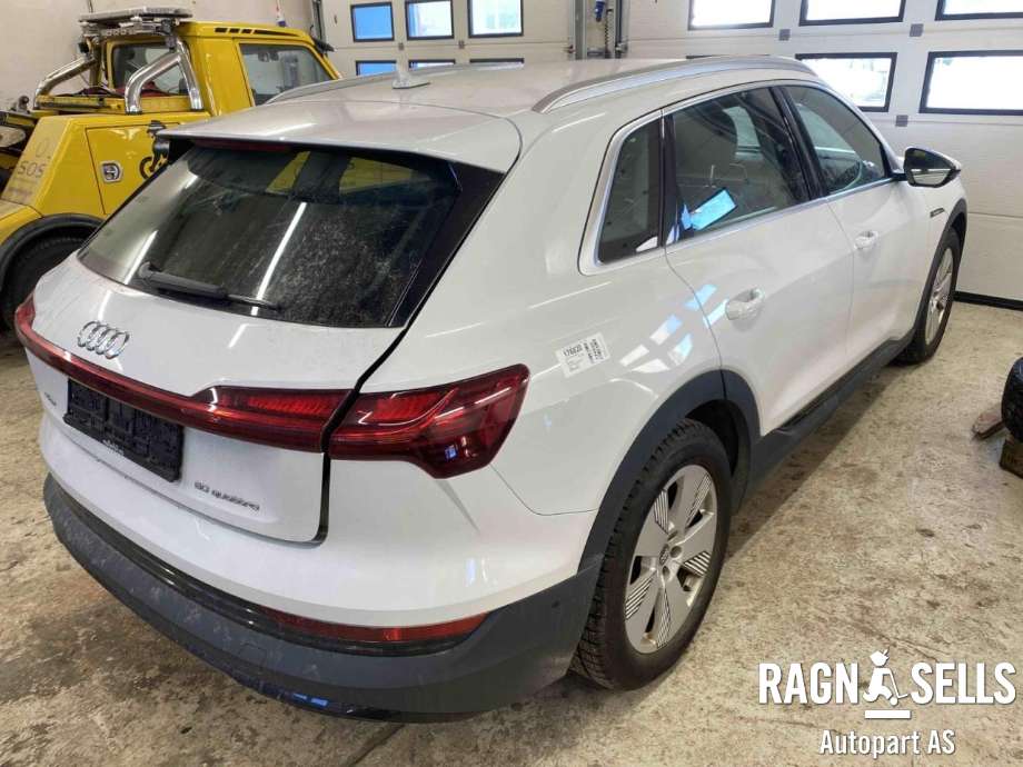 Audi e-tron 2018-->> , Motorkode: EAS|EAW, Girkassekode: 