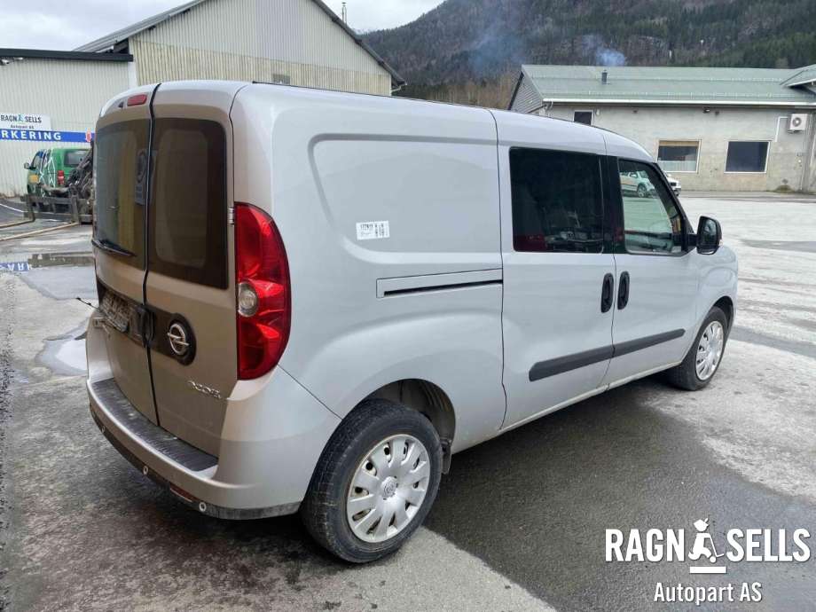 Opel Combo D 2012-2018 , Motorkode: 330A1000, Girkassekode: 