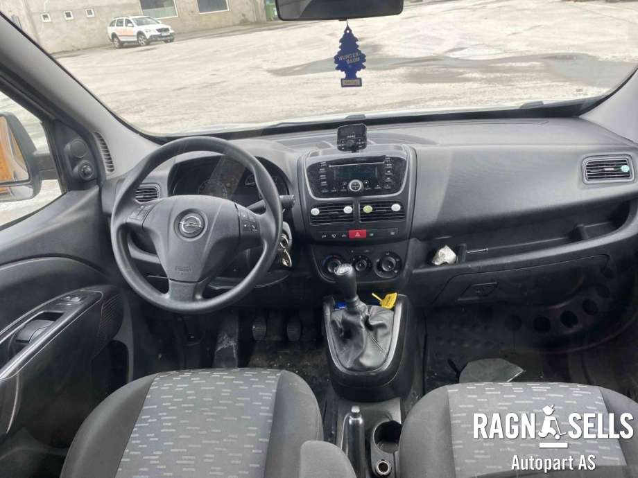 Opel Combo D 2012-2018 , Motorkode: 330A1000, Girkassekode: 