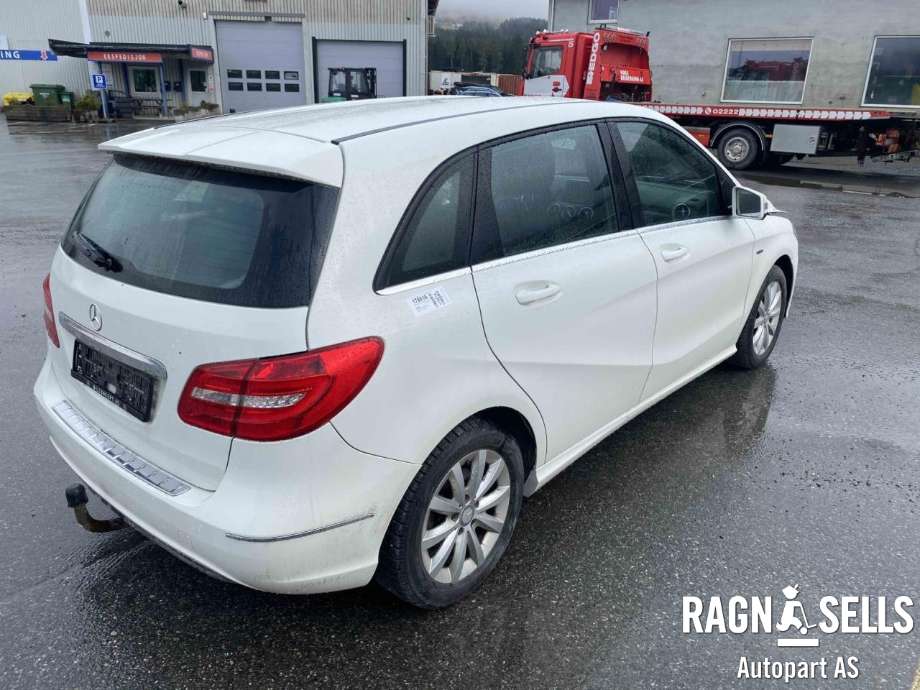 Mercedes B-Klasse 2011-2018 (W246) (W246), Motorkode: 270910, Girkassekode: 