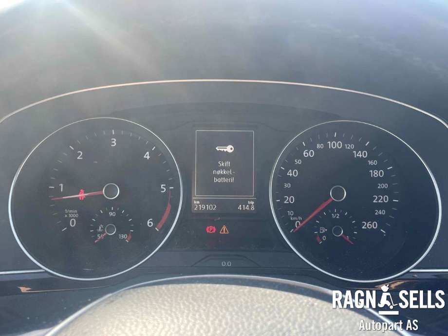 VW Passat 2015-2019 (Fase 1) (B8) (B8), Motorkode: DCX, Girkassekode: 