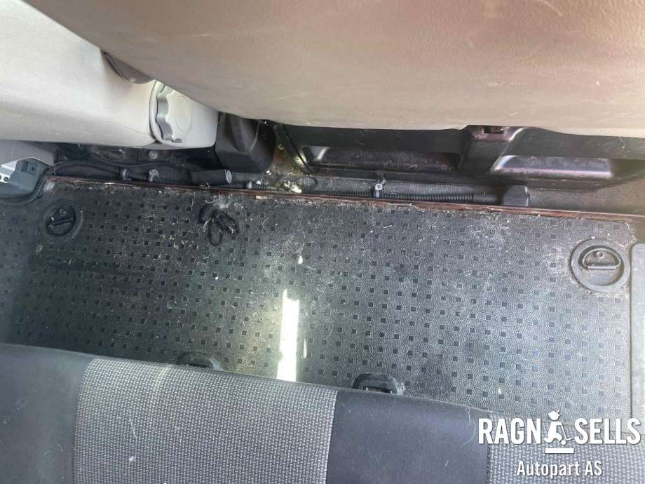 VW Transporter / Caravelle 2003-2009 (Fase 1) (T5) delebil , Motorkode: , Girkassekode: