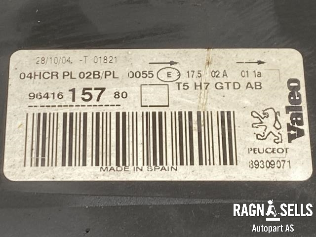 Frontlykt venstre halogen til Peugeot 307 2005-2008 (Fase 2)  (VALEO|89309071|6204 ZR|552501)