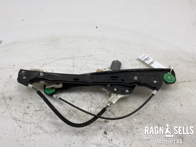 Ruteheis høyre foran til BMW 3-Serie 2005-2011 (E90/E91/E92/E93) (E90/E91/E92/E93) (51 33 7 140 588|67 62 6 927 028|)