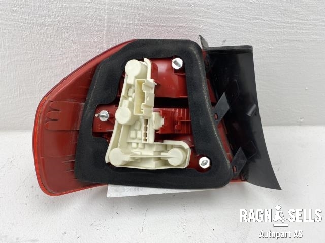 Baklykt høyre ytre til BMW 3-Serie 2005-2011 (E90/E91/E92/E93) (E90/E91/E92/E93) (63 21 6 937 458|)
