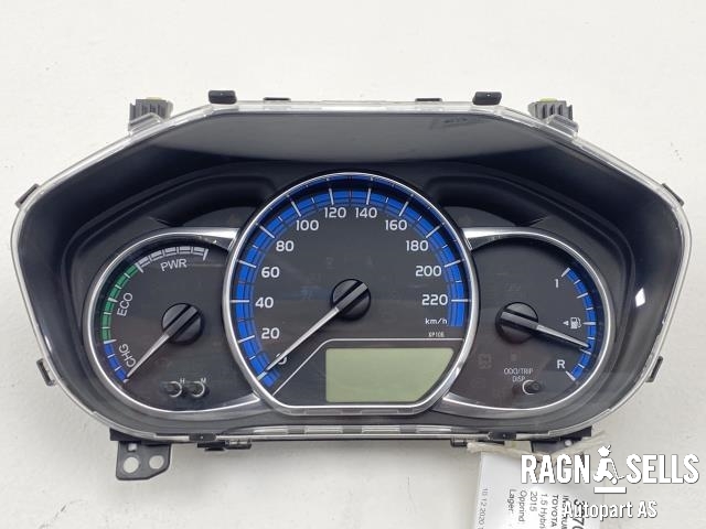 Instrumentpanel til Toyota Yaris, 2014-2020 (Type III, Fase 2)  (838000U390)