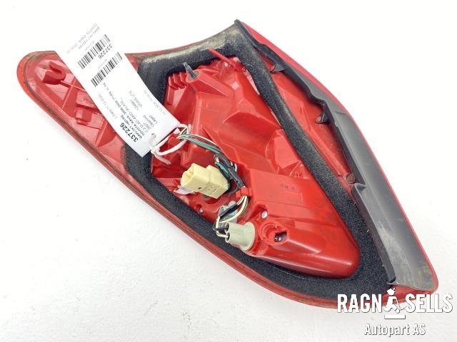 Baklykt høyre til Toyota RAV4 2006-2009 (Type III, Fase 1)  (8155142090|)