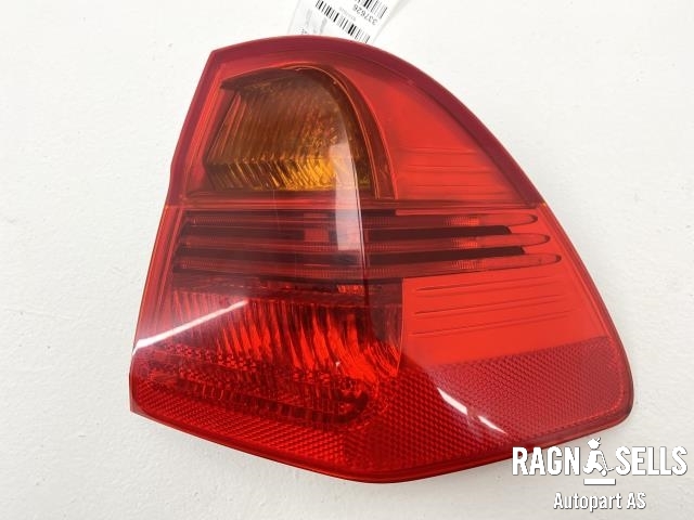 Baklykt høyre ytre til BMW 3-Serie, 2005-2011 (E90/E91/E92/E93) (E90/E91/E92/E93) (63 21 7 160 062)